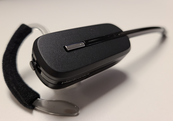 CS054 wireless headset microphone and earhook