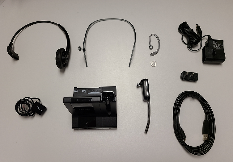 Plantronics Savi W740 wireless headset base, microphone, and accessories