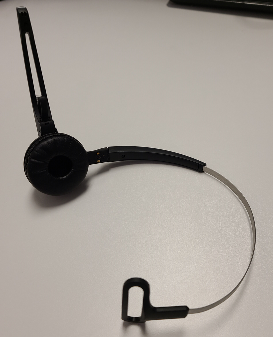 Sennheiser OfficeRunner microphone view of earpad