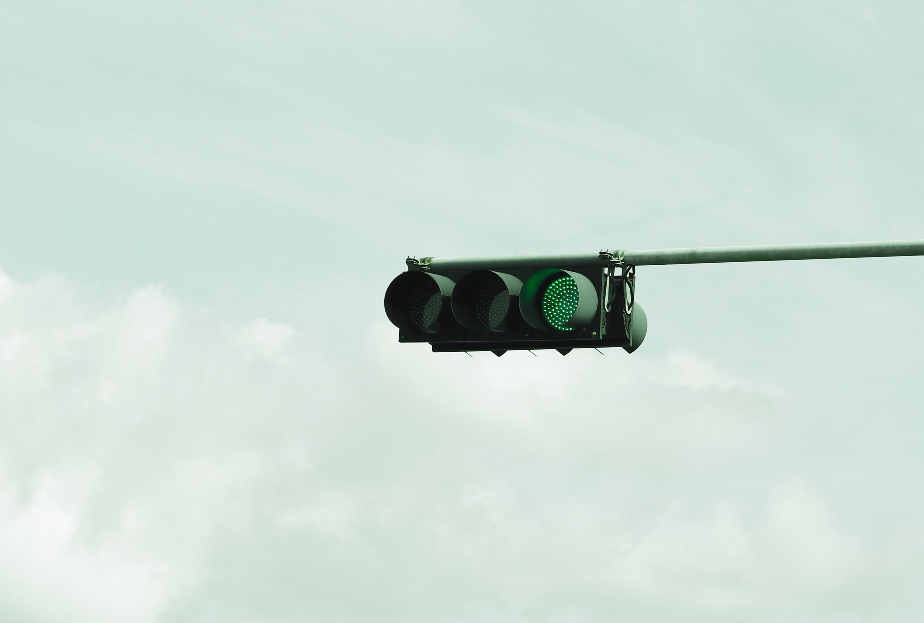 Green traffic light representing headset memory mode