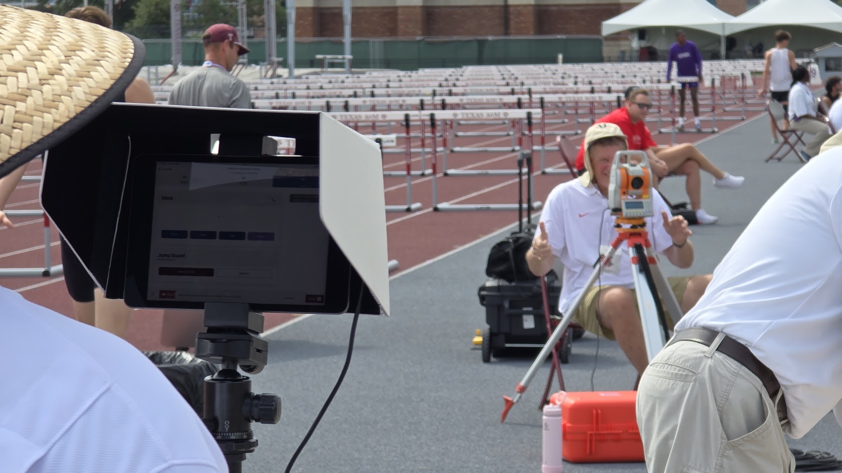 Learn to use AthleticField with Laser integration